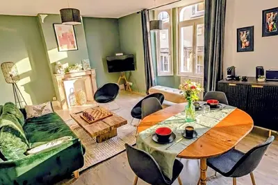 Image de L'Écrin d'Opale : Suite Historique 60m² • King Size & Bureau • Cœur Haute-Ville