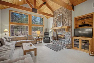 Pineview Retreat with Open Land Views, Deck & A/C