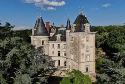 Image de Appartement dans un château à 15 minutes de St Etienne et moins d'1 h de Lyon
