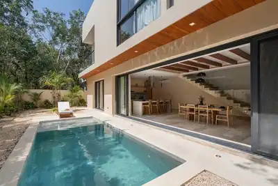 Image de Luxury 4-bedroom villa with private pool & private balcony in Aldea Zama, Tulum