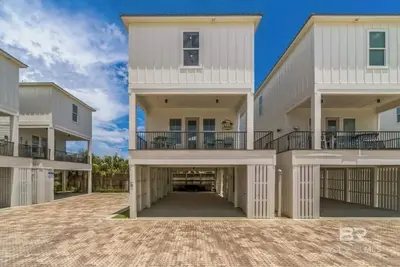 Image de Heated Pool-1 min walk to beach-Lighted Crosswalk-Pelican Place-Sleeps 12-Arcade