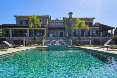 Image de Wunderschönes Ferienhaus in Ariany mit Privatem by Interhome