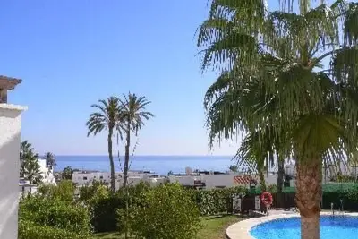 Image de Großzügiges Ferienappartement mit Balkon by Interhome