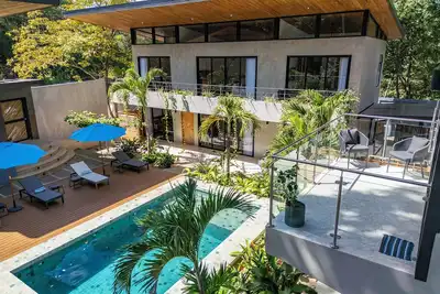 Image de Modern Tamarindo 2br Villa Suite: King + 2 Twin Beds, Pool, Bbq & Huge Terrace