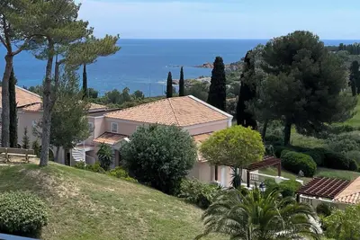 Image de ✨Cap Estérel Agay T2 / Magnifique Vue Mer / Climatisé / Accès Parking-Piscines✨