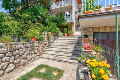 Duda 2 / Hr-02301-02 by Interhome