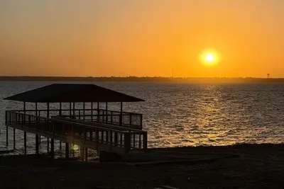 Image de Cozy Lake House on Cedar Creek Lake/Spacious Outdoor Deck on the Lake & Firepit
