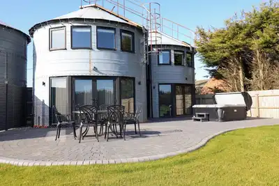 Image de The Barley Silo, character holiday cottage, with hot tub in Ipswich