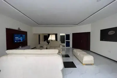 Image de New Renovated 2-Bedroom Home. Almost Heaven. 10 mins to Downtown