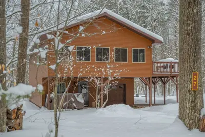 Modern Cabin | Hot Tub & Fire Pit Near Whiteface