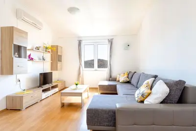 Image de \"Maya Z\" mit Blick auf das Wasser by Interhome