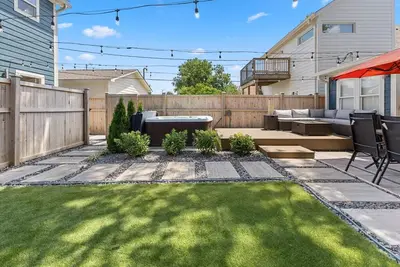 Image de Farm House & Carriage House Dt Indy with Pool Table