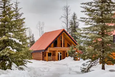 Image de Charming Rustic Cabin Perfect for Groups