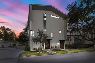 Image de New! The Artist House | Luxury Hyde Park Home Near Downtown, Ut, and Bayshore