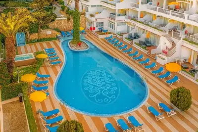 Image de Best Place to Stay in Oura Beach! Two Homely Suites with Balcony, Kitchenette!
