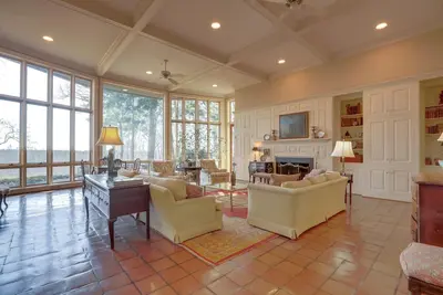 Image de 5 Mi to Truist Park: Opulent Home w/ City Views!