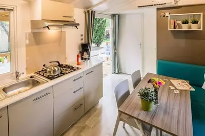 Image de Mobil-home | Premium | 3 Ch. | 6 pers. | Terrasse surélevée | A/C