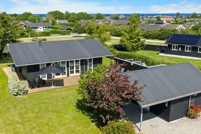 Image de \"Mildred\" - 400m from the sea by Interhome