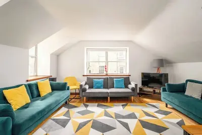 Image de Stylish Central New Town Apartment | Private Entrance