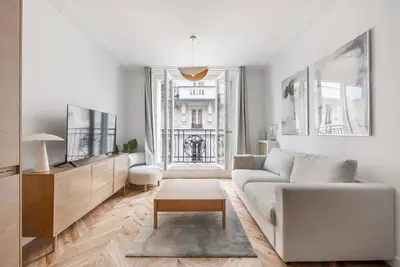 We Parisian * Invalides* Cozy Home