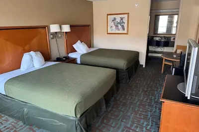 Image de Affordable Room with Free Parking & Breakfast, Near Shops and Attractions