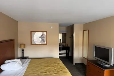 Image de Pet-Friendly Stay Near I-40 w/ Free Parking & Breakfast - 3 Group-Friendly Rooms
