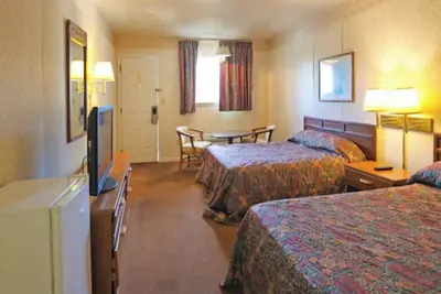 Image de 2 Comfortable Family-Friendly Stays | Near I-64, Trails and Attractions