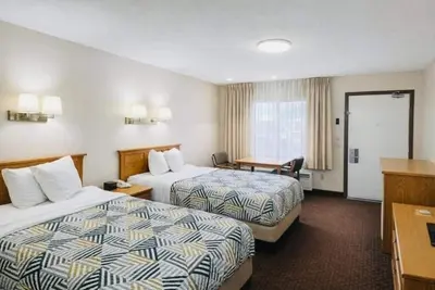 Image de Comfortable 2-Room Stay w/ Free Breakfast, Close to Dining & Shops, Free Parking