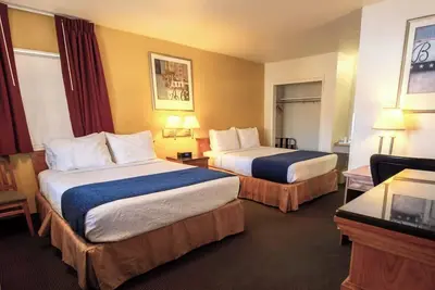 Image de 2 Rooms - Affordable Accommodations w/ Free Breakfast Near Pendleton Woolen Mill