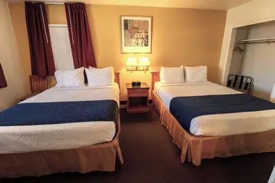 Image de Relax in 2 Simple Rooms with 2 Queens + Private Bath Near Downtown Pendleton