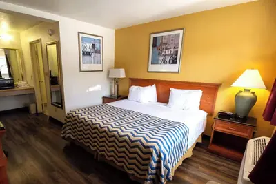 Image de Budget Stay w/ King Bed & Free Breakfast Perfect for Culture Trips in Pendleton