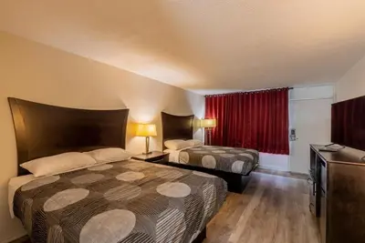 Image de 3 Pet-Friendly Rooms w/ Free Breakfast + Parking, Perfect Family-friendly Stay