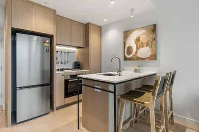 Image de Queensbridge Luxe Retreat • Comfortable Style, Heated Pool, Gym, Sauna, Steam