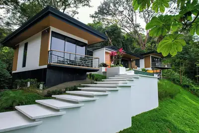 Image de New 2-bedroom villa, ocean and jungle views, minutes to beaches with Ac and gym