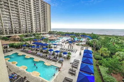 Image de Coastal Villa with Balcony Views, Resort Pools & Close to Barefoot Landing