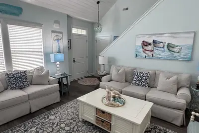 Image de Sun, Swim, Repeat – Near the Coast, A quaint Home w/ Private Pool