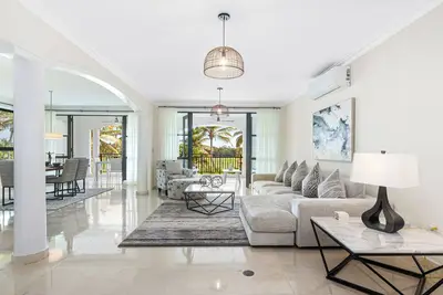 Image de Pristine 4 bdrm, all private. Steps to beach/golf/resort