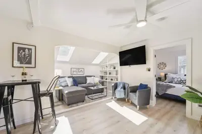 Image de Lakeviews and 90' of beach access