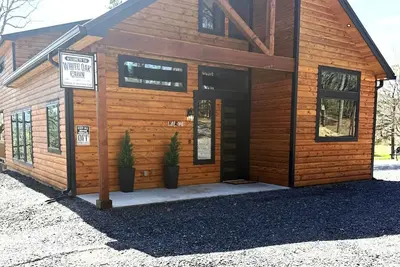 Image de Stunning, premium cabin with all the amenities and close to Atv trails.