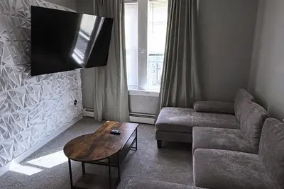 Image de Apt 2 - 3 Bdrm condo, 5 min from Newark Airport & Nj Transit + 30 min from Nyc!