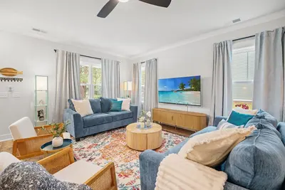 Image de Luxe Retreat | Near Dt & Beaches | 4 Br, 10 Guests