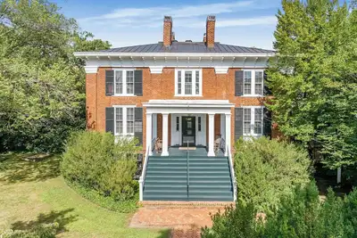 Image de The Scout House -a wonderful historic home