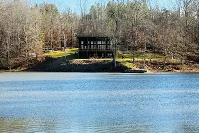 Image de 🦅 Eagles’ Haven | Private Luxury Retreat Overlooking a Serene Pond