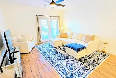 Image de Spacious 1-Bedroom condo in Ballantyne / South Charlotte with Office and Laundry