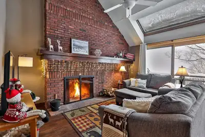 Image de Sunrise Timberline 3br ski in/ski out with fireplace, pool and hot tub