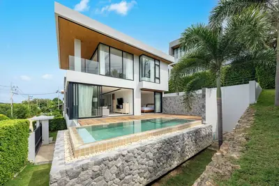Image de Tranquil 3-Storey Villa with Private Pool