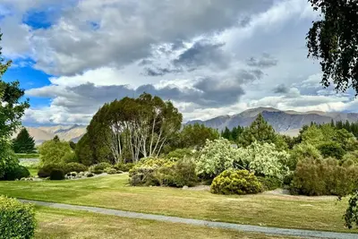 Image de Cute cottage, 500mtrs to lake front and Church of the Good Shepherd!