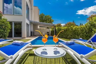 Sky & Sea Luxury Home by Villas Guide