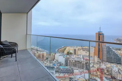 Luxury Living with Pool in Mercury Tower