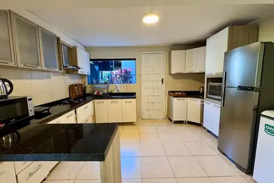 Image de Charming and \nluxurious 7-bedroom house with private pool in Fernando de la Mora